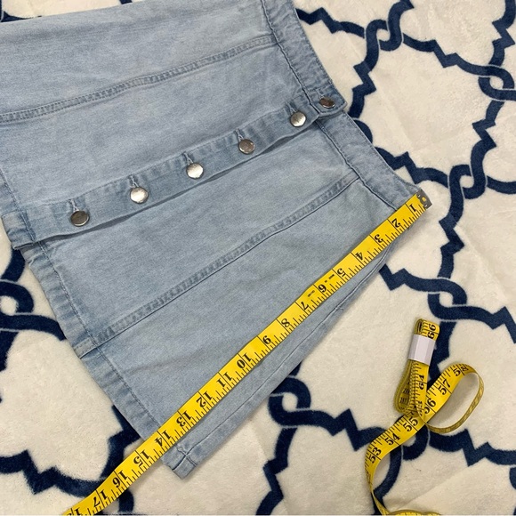 Divided By H&M Button Down Light Denim Mini Skirt size 4 - Picture 3 of 6